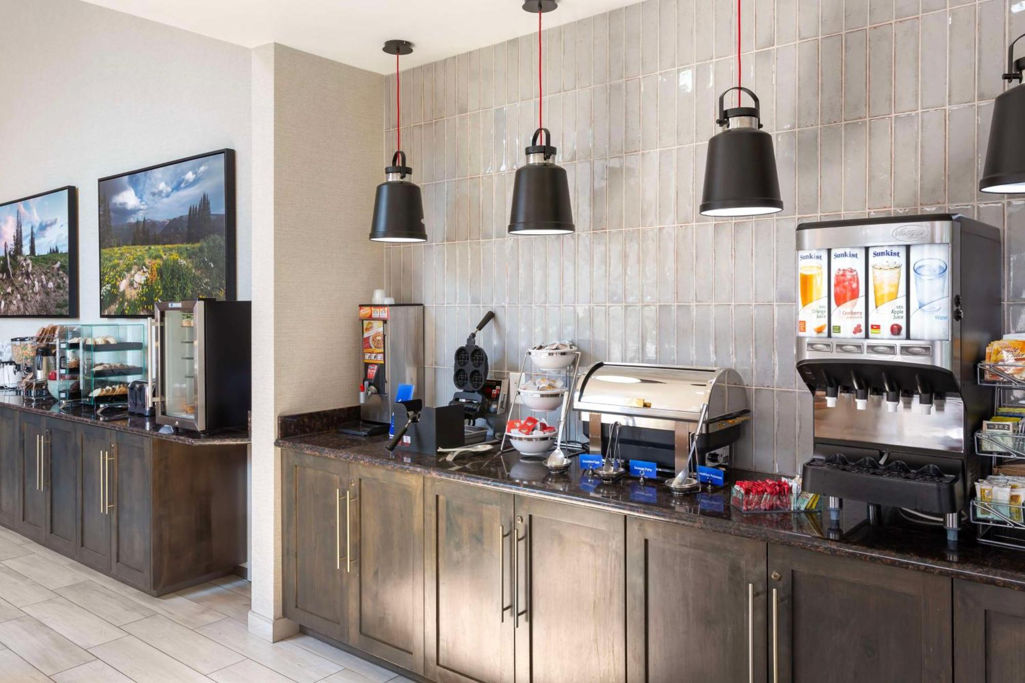 Best Western Holiday Hills Coalville Dış mekan fotoğraf