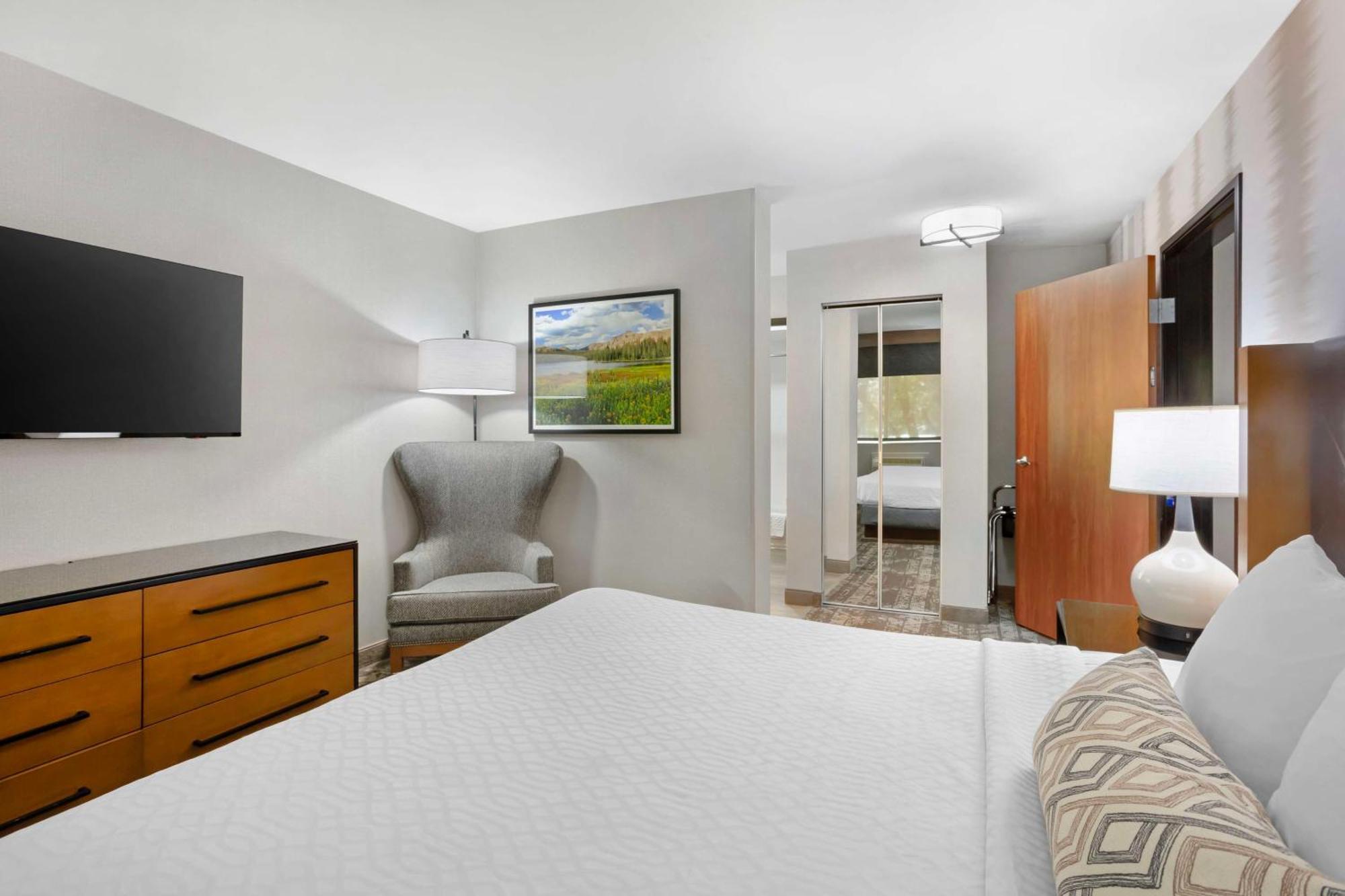 Best Western Holiday Hills Coalville Dış mekan fotoğraf