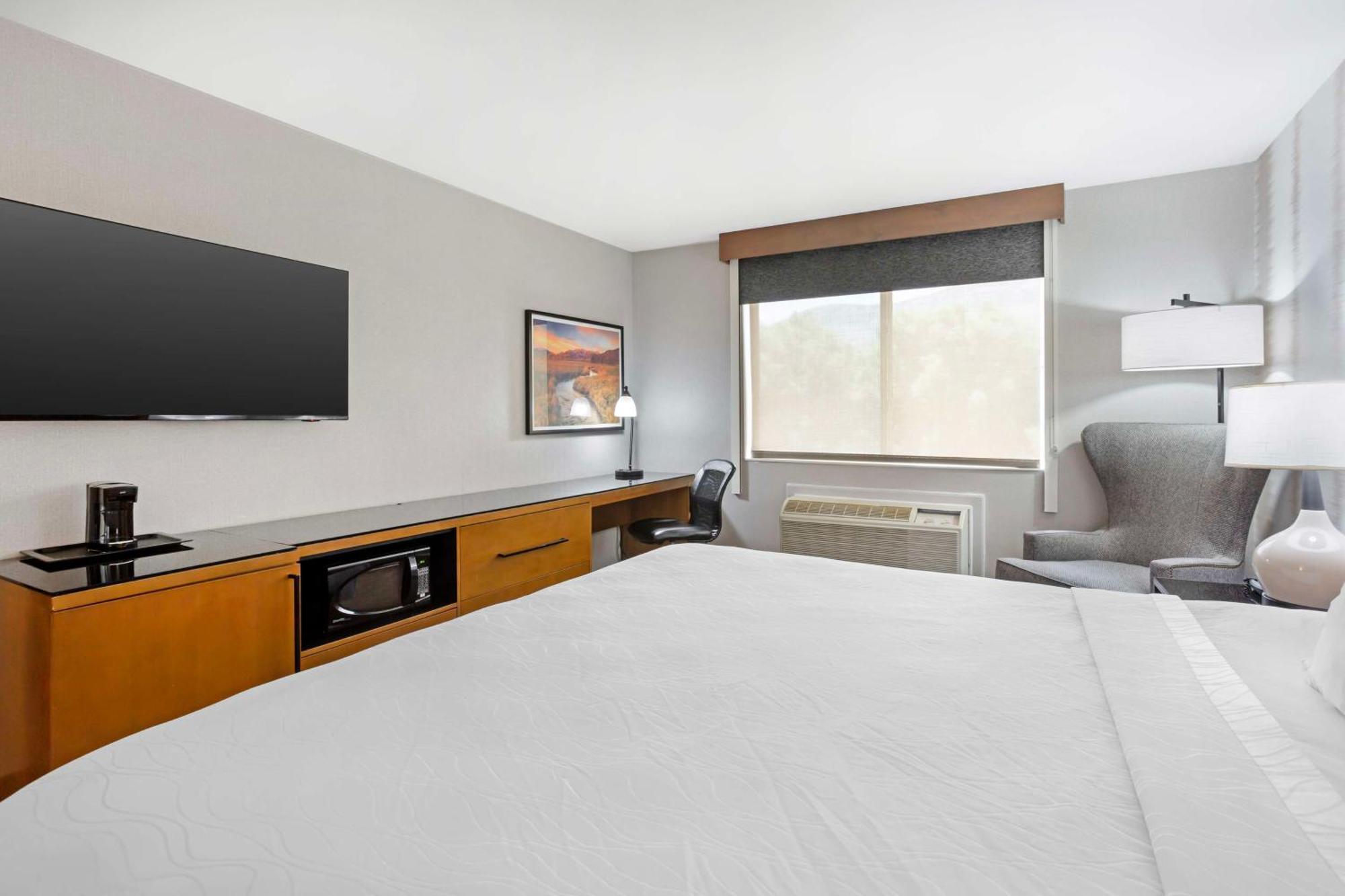 Best Western Holiday Hills Coalville Dış mekan fotoğraf
