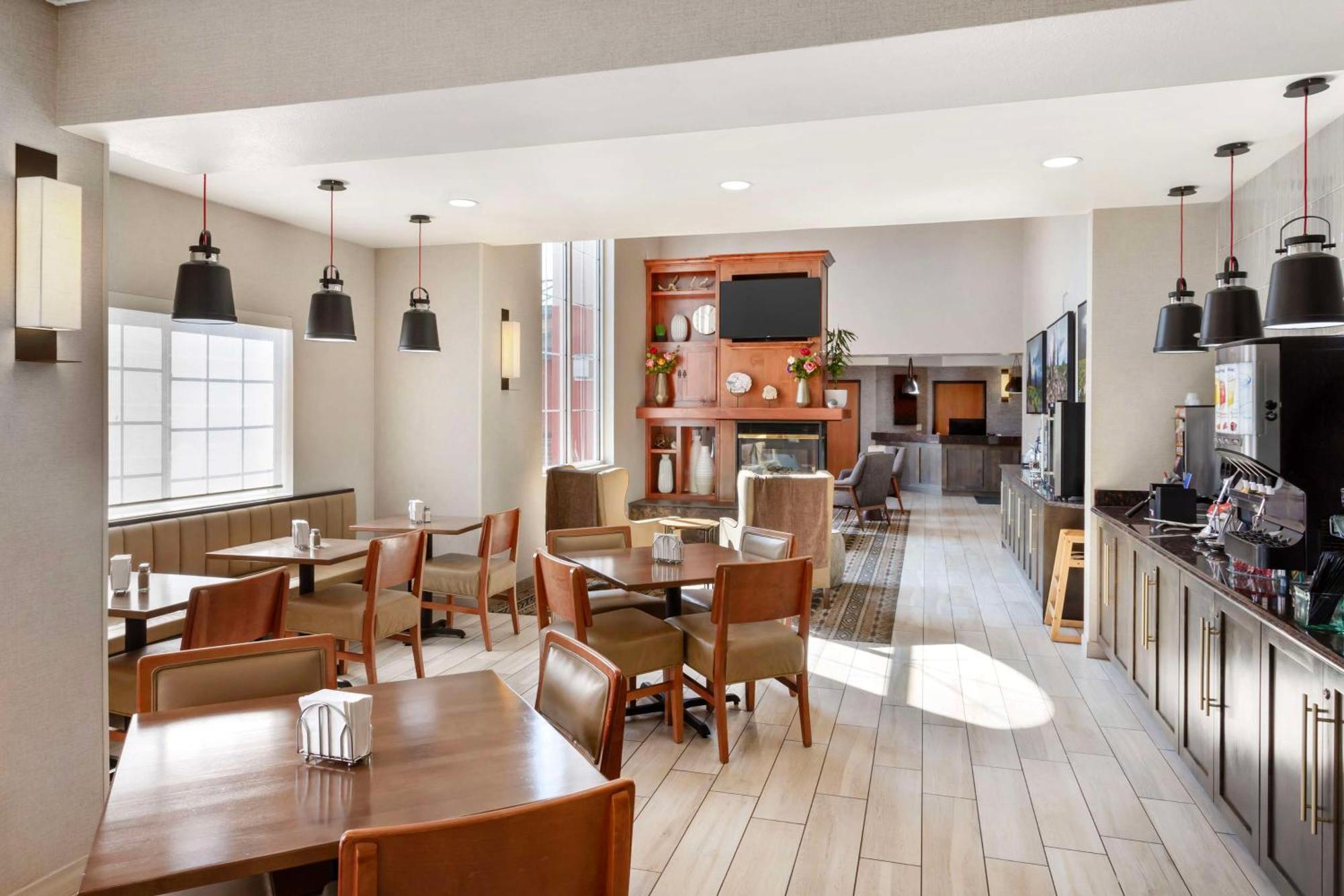 Best Western Holiday Hills Coalville Dış mekan fotoğraf