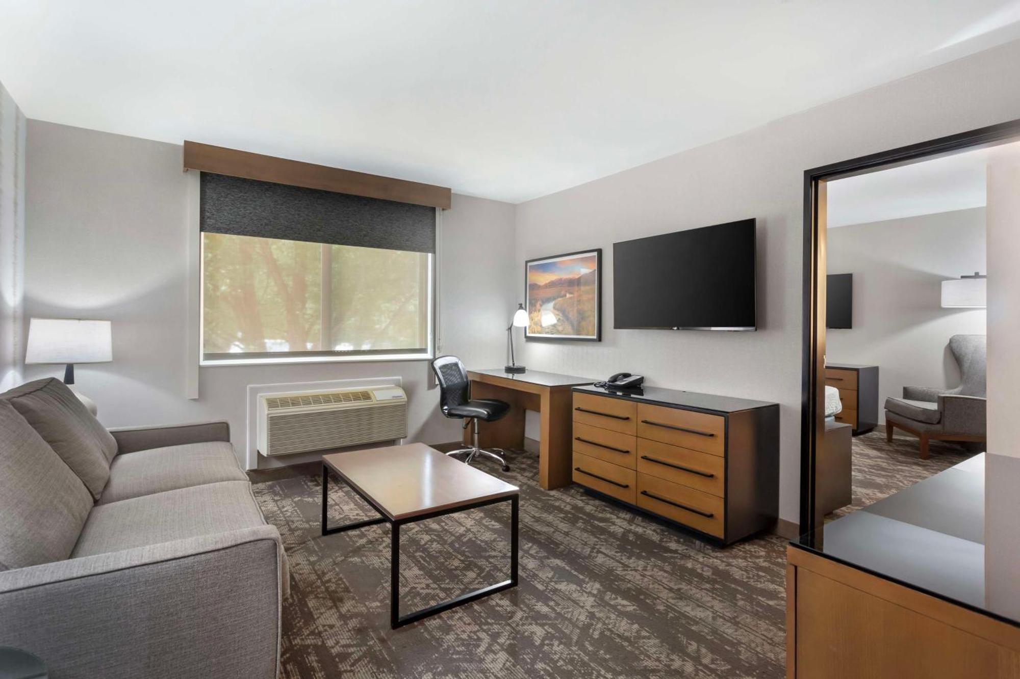 Best Western Holiday Hills Coalville Dış mekan fotoğraf